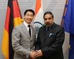 Wirtschaftsminister Rösler trifft indischen Amtskollegen Anand Sharma